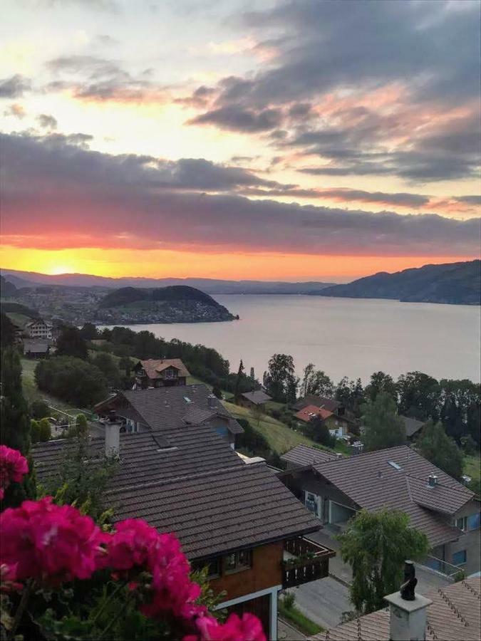 Traumhaftes Chalet Mit Seesicht Krattigen Экстерьер фото